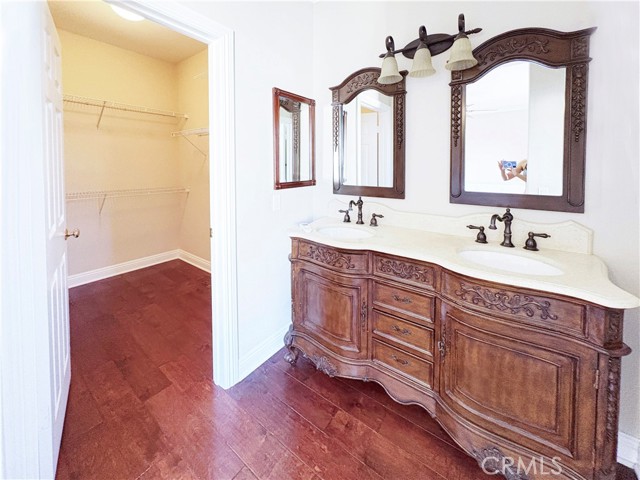 4 Las Flores, Aliso Viejo CA: https://media.crmls.org/medias/13b793a8-38d1-43bc-b571-9d9a86b854a8.jpg