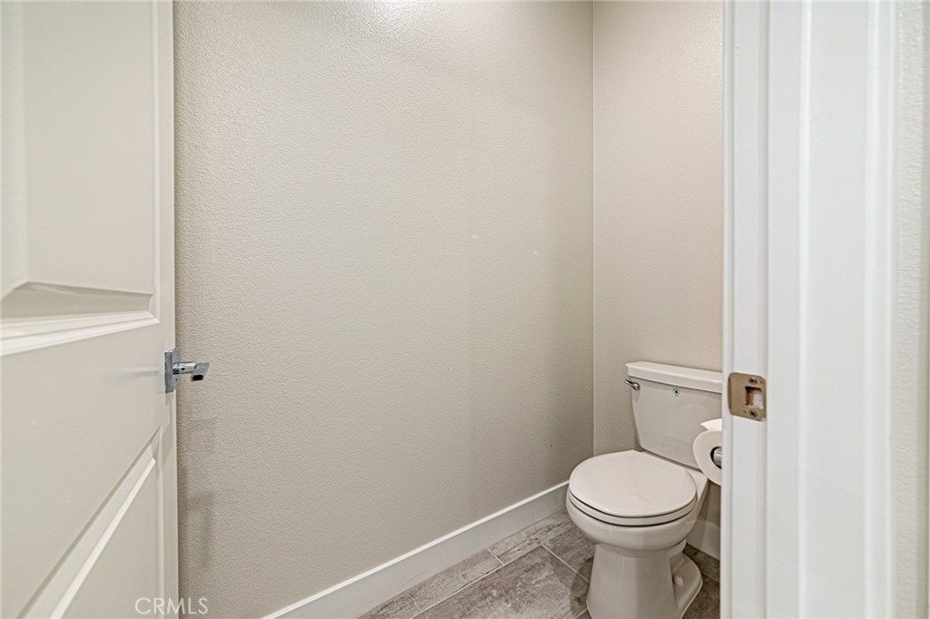 https://media.crmls.org/medias/13b7a003-836a-4041-90fb-63f0810bcaa8.jpg?preset=X-Large