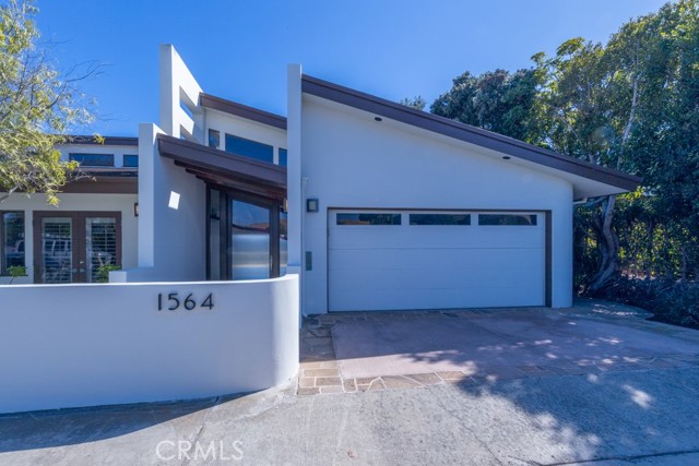 Detail Gallery Image 2 of 35 For 1564 Skyline Dr, Laguna Beach,  CA 92651 - 3 Beds | 3 Baths