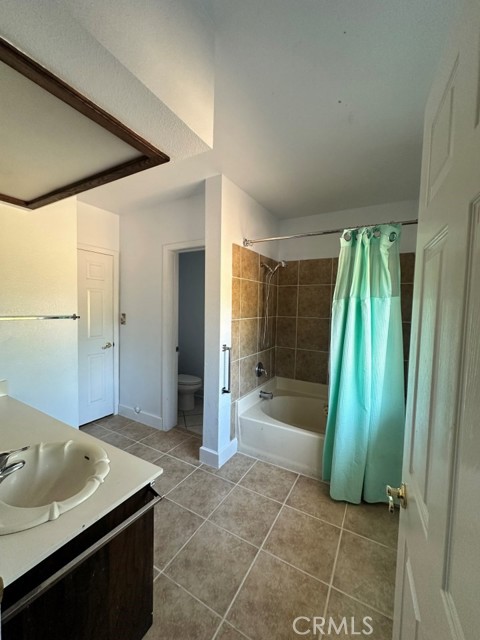 40570 Griffin Drive, Oakhurst CA: https://media.crmls.org/medias/13b89544-f904-4513-80b6-151d7fcbf1b2.jpg