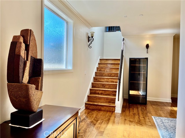 Detail Gallery Image 17 of 65 For 227 S Helberta Ave #B,  Redondo Beach,  CA 90277 - 4 Beds | 3/1 Baths