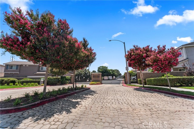 1339 Castledale Street, Riverside, California 92501, 3 Bedrooms Bedrooms, ,2 BathroomsBathrooms,Single Family Residence,For Sale,Castledale,IV24157080