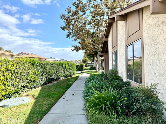 1437 Forest Glen, Hacienda Heights CA: https://media.crmls.org/medias/13b8edee-9a28-4940-bff5-384b835f79d9.jpg