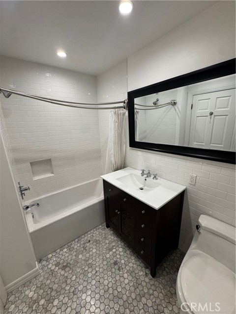 Detail Gallery Image 39 of 40 For 4455 California, Long Beach,  CA 90807 - 4 Beds | 3 Baths