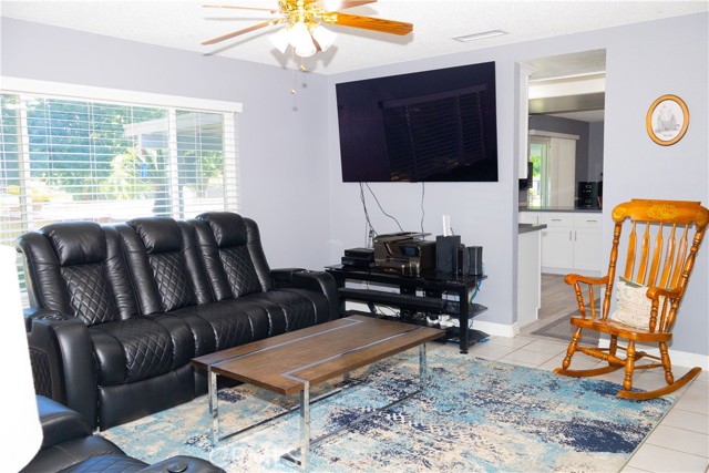 Detail Gallery Image 8 of 31 For 14334 Anthony, Moreno Valley,  CA 92555 - 3 Beds | 2 Baths