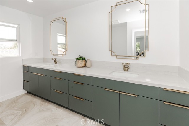 17101 Dearborn Street, Northridge CA: https://media.crmls.org/medias/13b9eb31-47e9-4b2a-837d-6982876fa686.jpg