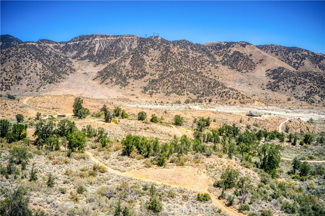 6 Grand Terrace Dr, Lebec CA: https://media.crmls.org/medias/13ba52de-50e0-4452-8b90-2880d6ff9496.jpg