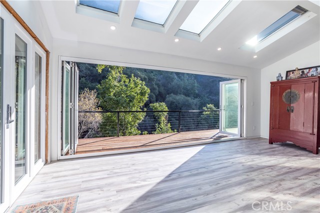 Detail Gallery Image 7 of 45 For 330 S Topanga Canyon Blvd., Topanga,  CA 90290 - 1 Beds | 1 Baths