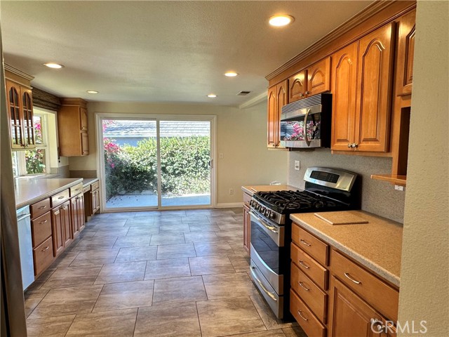 Detail Gallery Image 11 of 22 For 25456 El Picador, Mission Viejo,  CA 92691 - 4 Beds | 3/1 Baths