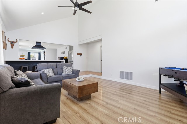 Detail Gallery Image 3 of 47 For 2019 N Hietter, Simi Valley,  CA 93063 - 3 Beds | 3 Baths