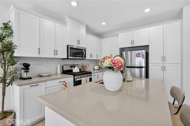 Detail Gallery Image 5 of 41 For 4091 S Wildflax Paseo, Ontario,  CA 91761 - 3 Beds | 3 Baths