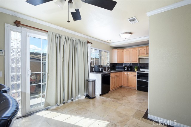 Detail Gallery Image 9 of 24 For 5033 Brooklawn, Riverside,  CA 92504 - 3 Beds | 2/1 Baths