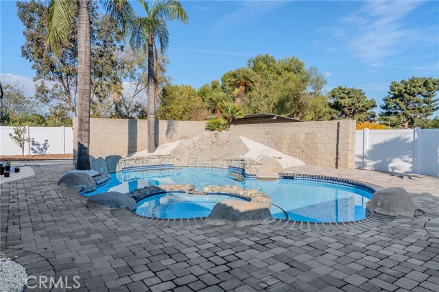 Detail Gallery Image 16 of 57 For 11655 Overland Dr, Fontana,  CA 92337 - 4 Beds | 2 Baths