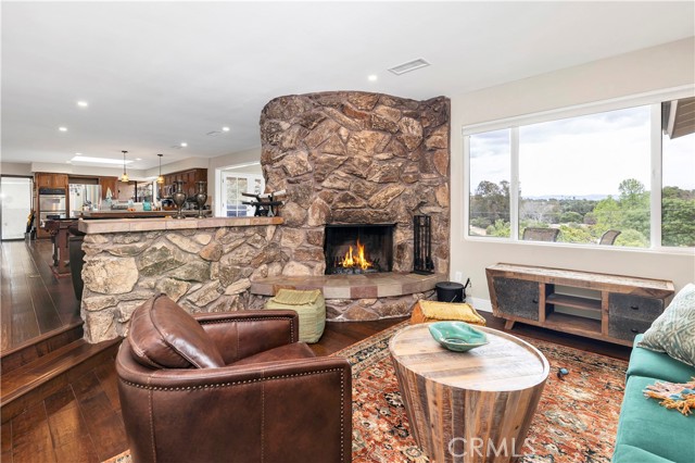 735 Del Valle Drive, Fallbrook CA: https://media.crmls.org/medias/13be46c3-b993-4ba7-ae04-02a609f3a162.jpg