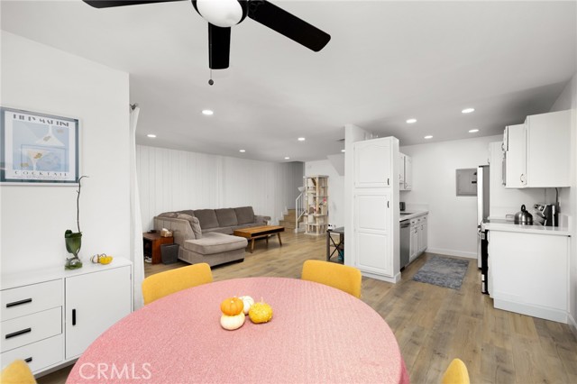 Detail Gallery Image 4 of 21 For 10757 Hortense #307,  North Hollywood,  CA 91602 - 3 Beds | 2/1 Baths