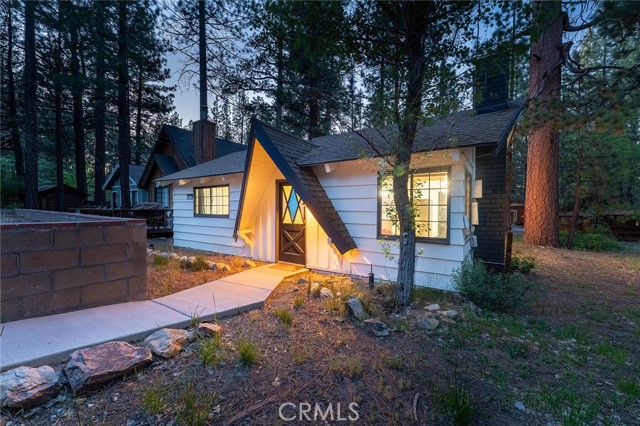 Detail Gallery Image 2 of 38 For 42540 Cedar Ave, Big Bear Lake,  CA 92315 - 2 Beds | 1 Baths