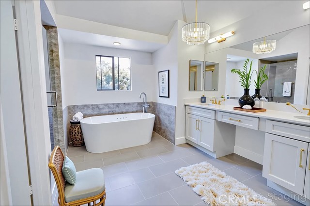 417 Bay Hill Drive, Newport Beach CA: https://media.crmls.org/medias/13be8ed4-aa5c-481f-8c94-a7a4f0a1ed97.jpg