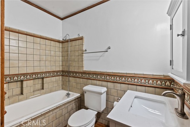1719 Monte Vista Street, Pasadena CA: https://media.crmls.org/medias/13bf4dac-3b0f-4888-8175-30b913f27c40.jpg