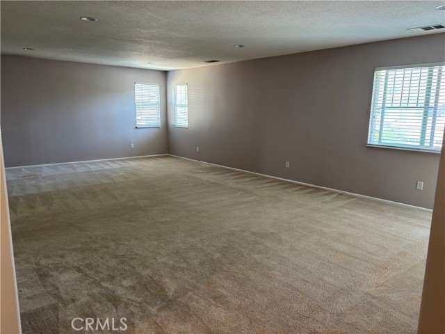 13847 Blue Ribbon Lane, Eastvale CA: https://media.crmls.org/medias/13c0ff0e-b326-4df1-9b39-d0328fc5fb80.jpg