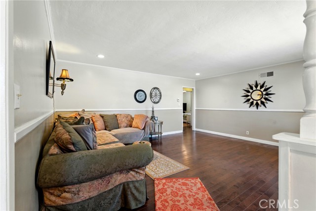 804 Naples Street, Monrovia CA: https://media.crmls.org/medias/13c1a96a-5841-45e7-8b81-a9da392d8abc.jpg