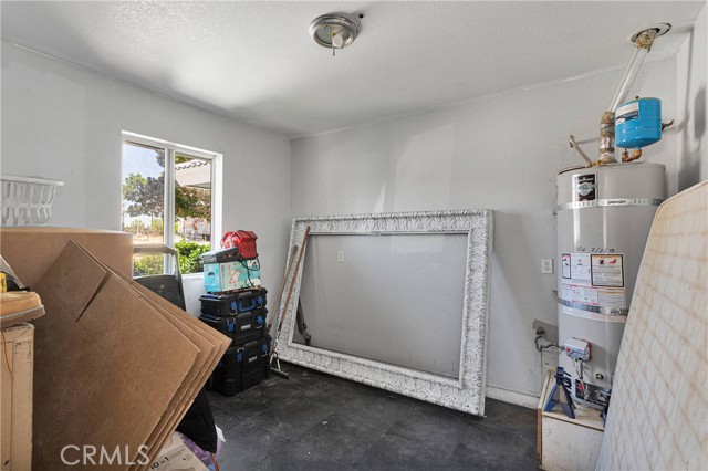 10325 Sheep Creek Road, Phelan CA: https://media.crmls.org/medias/13c289b6-e6f7-41ae-82c5-ba05f84479d2.jpg