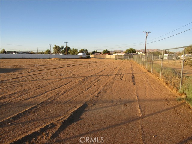 Detail Gallery Image 19 of 27 For 15235 Apache Rd, Apple Valley,  CA 92307 - 3 Beds | 2 Baths