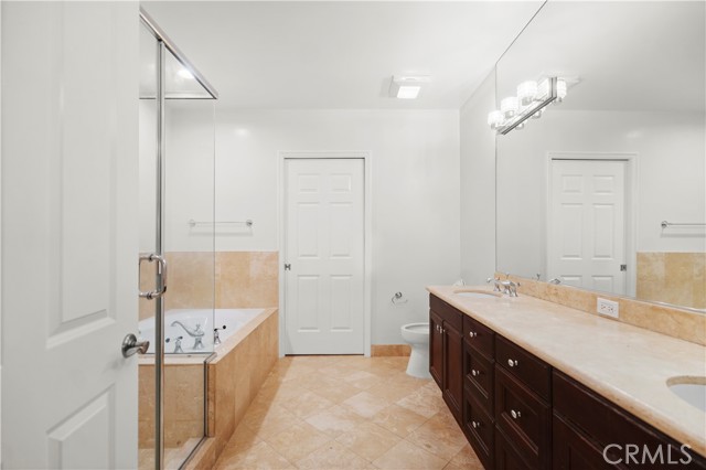 Detail Gallery Image 19 of 25 For 143 N Arnaz Dr #102,  Beverly Hills,  CA 90211 - 3 Beds | 2/1 Baths