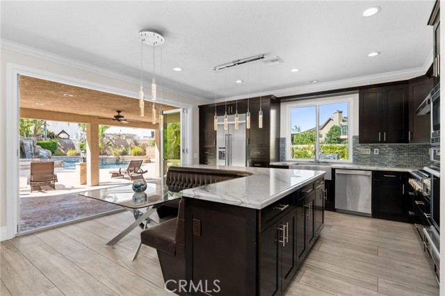 Detail Gallery Image 15 of 68 For 928 Trovita, Corona,  CA 92881 - 4 Beds | 3 Baths