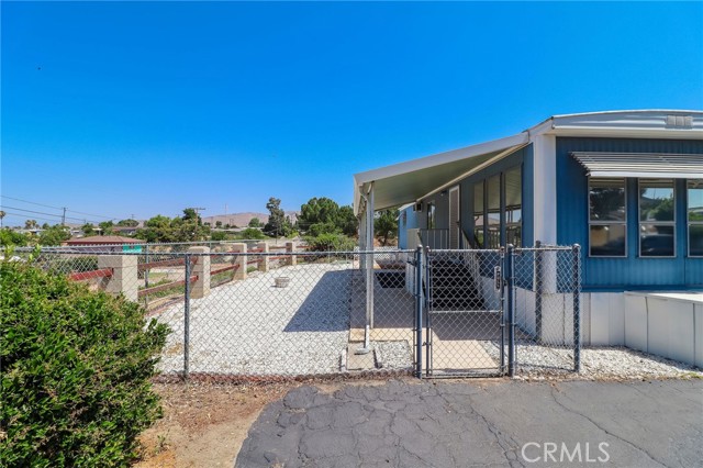 12995 6th, Yucaipa CA: https://media.crmls.org/medias/13c57ac5-0736-4997-85a9-16da1006d4f9.jpg