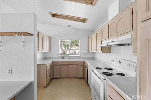 Detail Gallery Image 12 of 40 For 2120 via Visalia, Santa Maria,  CA 93458 - 2 Beds | 2 Baths