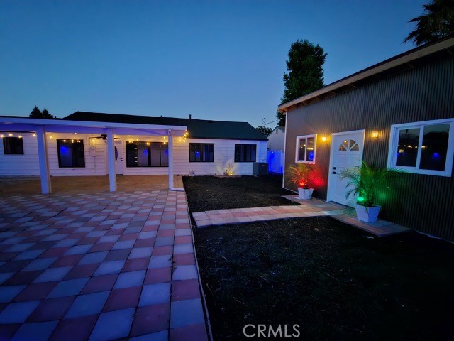 https://media.crmls.org/medias/13c7cd87-1d11-44b4-aad2-e03aab423060.jpg?preset=X-Large