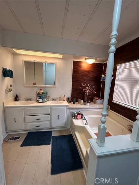 31816 Avenue E, Yucaipa CA: https://media.crmls.org/medias/13c7fdaa-80f4-4336-9370-fefdeda75ab6.jpg