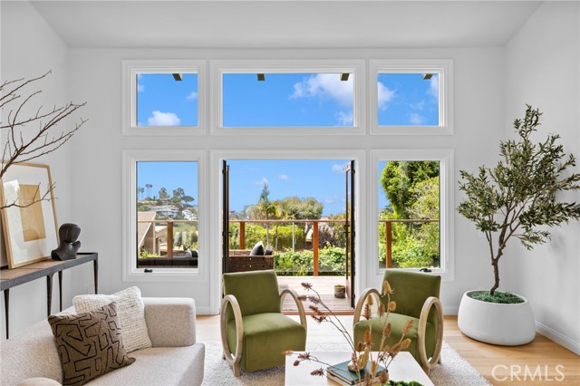 2335 Hillview Drive, Laguna Beach CA: https://media.crmls.org/medias/13c8804d-2c51-4260-bc1f-6a49a8462906.jpg