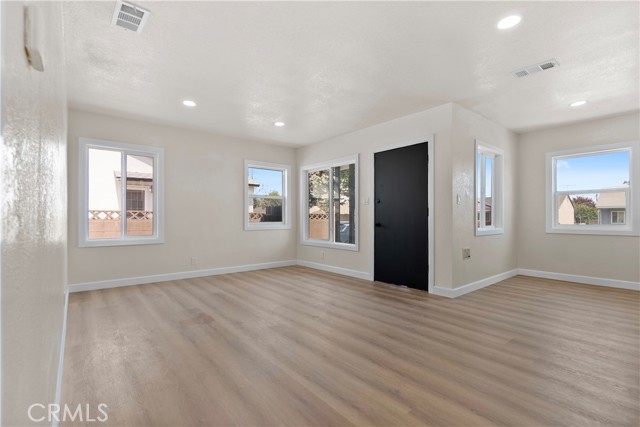 15227 Graystone Avenue, Norwalk CA: https://media.crmls.org/medias/13c88e21-03c6-48c2-ae09-ae3e9e55b209.jpg
