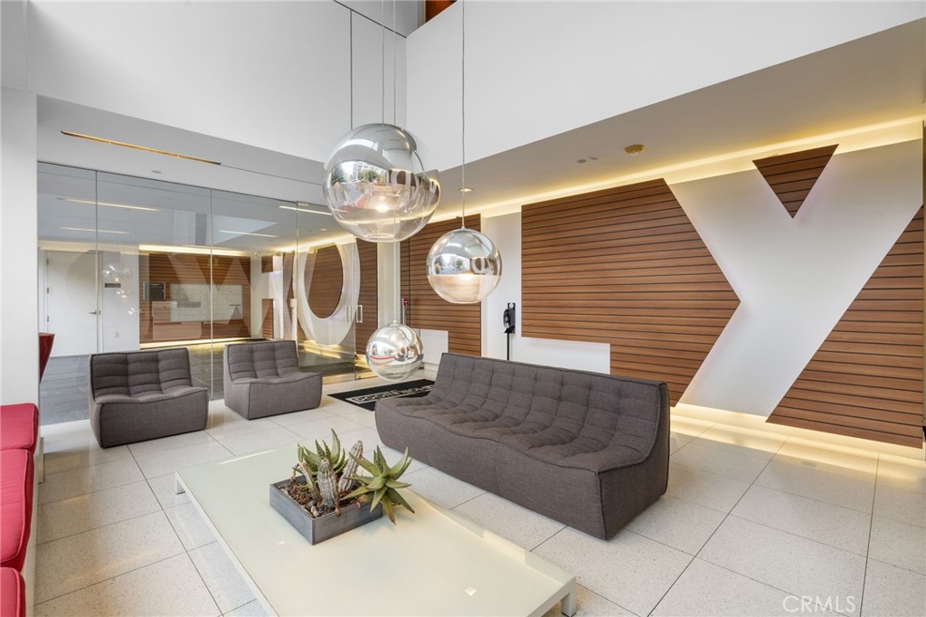 13c8c0f6 7955 431f Ada1 Ebd0e14f2121