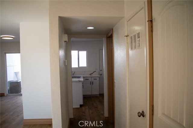347 N Eucalyptus Avenue, Rialto CA: https://media.crmls.org/medias/13c8caf9-b67d-414b-b256-85fd85e1a4a2.jpg
