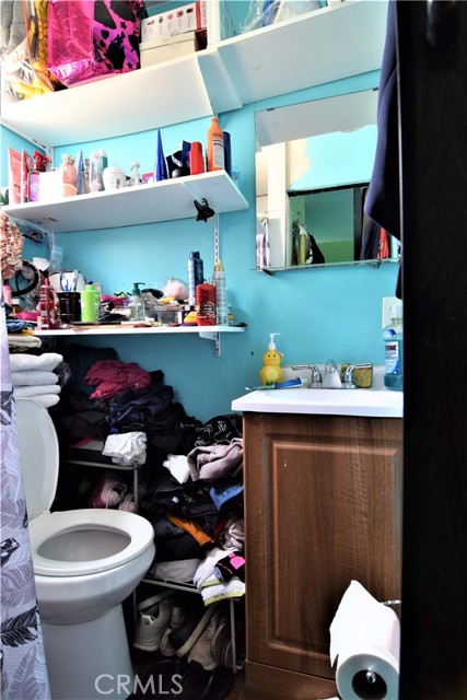 Detail Gallery Image 17 of 23 For 6542 San Luis, Paramount,  CA 90723 - 4 Beds | 2 Baths