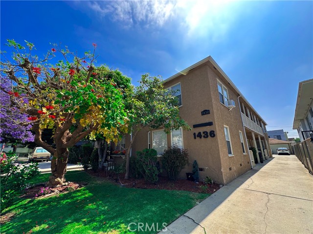 1436 S Holt Avenue, Los Angeles CA: https://media.crmls.org/medias/13c913a7-798c-46f4-9d55-427f4e882e09.jpg