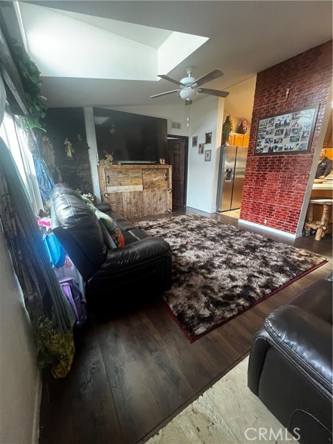 Detail Gallery Image 11 of 36 For 1616 S Euclid #91,  Anaheim,  CA 92802 - 5 Beds | 2 Baths