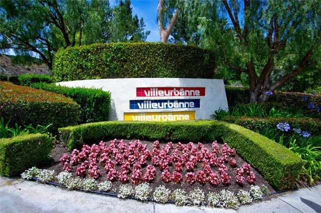 5927 E Creekside Avenue, Orange CA: https://media.crmls.org/medias/13c9186b-ad34-4d1e-8cb7-6856da249734.jpg