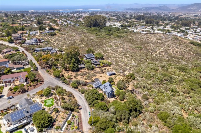 1606 Valley View Drive, Los Osos CA: https://media.crmls.org/medias/13c93404-facd-446e-bdbd-206fa92b5916.jpg