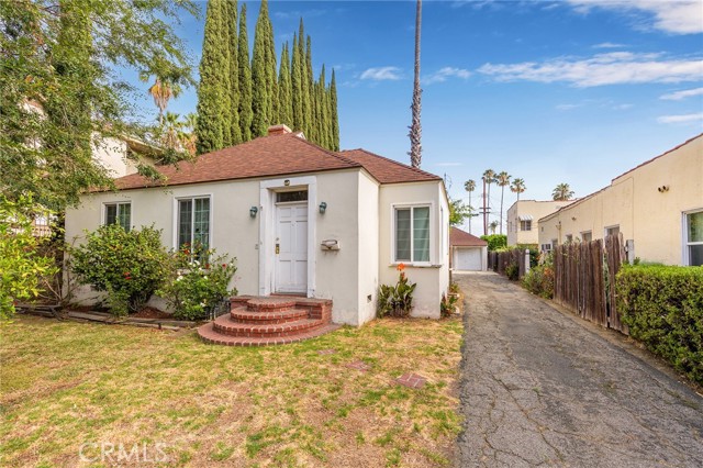 14525 Weddington Street photo 2