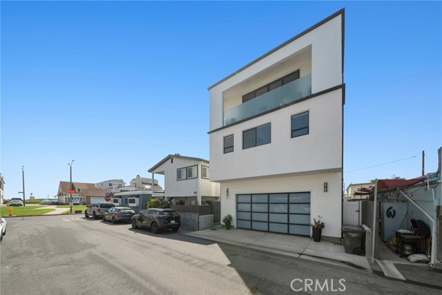 16891 11th Street, Sunset Beach CA: https://media.crmls.org/medias/13caa354-c519-4bb4-9ba7-a5235079a409.jpg