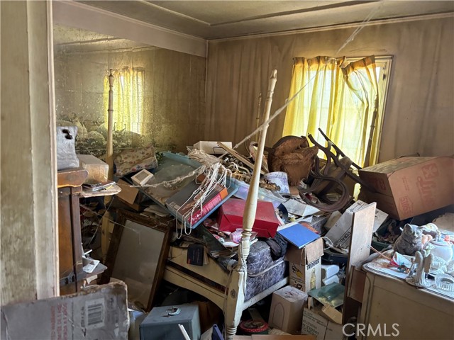 2391 Fashion Avenue, Long Beach CA: https://media.crmls.org/medias/13cad067-e9bc-4030-91d1-fdf81fc1c591.jpg