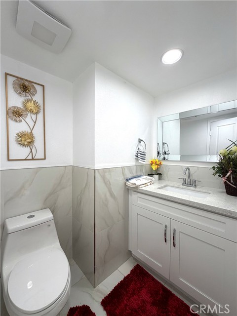 Detail Gallery Image 5 of 29 For 17891 Caledonia, Huntington Beach,  CA 92647 - 5 Beds | 3/2 Baths