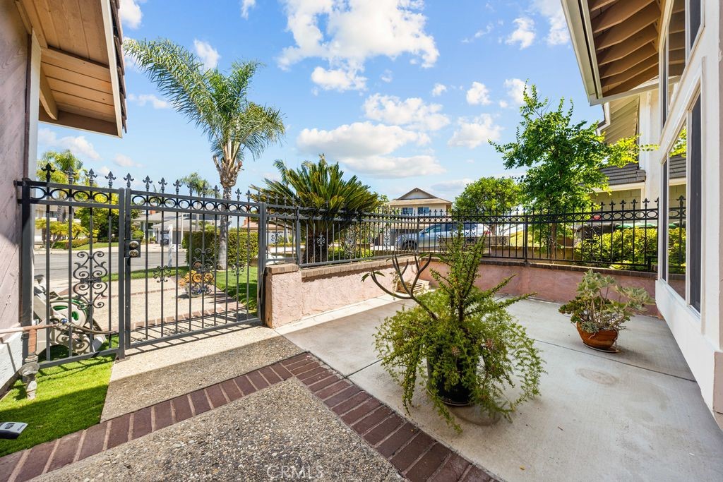 MLS #WS25106206 img 3