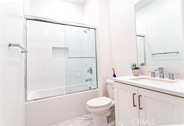 Detail Gallery Image 19 of 56 For 27225 Bush Mallow Ct, Valencia,  CA 91381 - 4 Beds | 3/1 Baths