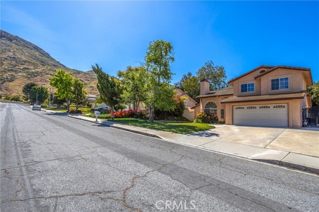 Detail Gallery Image 3 of 51 For 22785 Raven Way, Grand Terrace,  CA 92313 - 3 Beds | 2/1 Baths