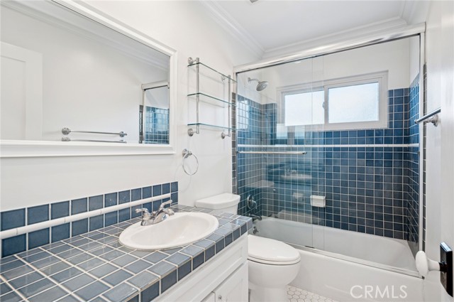 1912 Diana Ln, Newport Beach CA: https://media.crmls.org/medias/13cd2d9f-2c77-400e-9d34-14236a513681.jpg