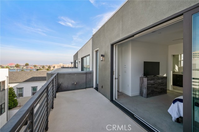 Detail Gallery Image 1 of 31 For 277 Dockside Ln, San Pedro,  CA 90731 - 3 Beds | 3/1 Baths